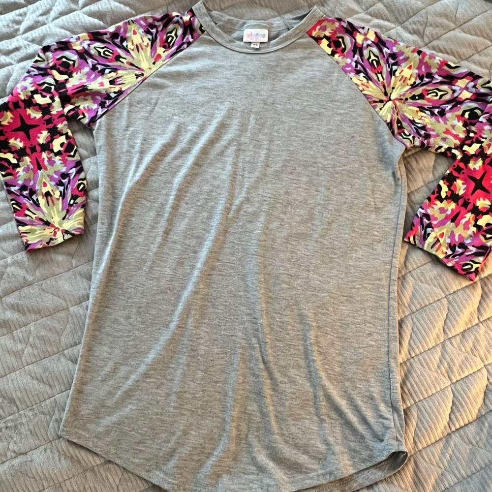 LuLaRoe Top Kaleidoscope color sleeves size XS